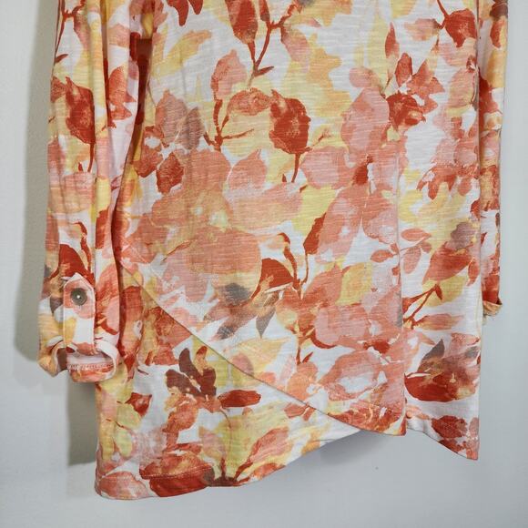 Chicos Top Tee Womens Sz 0 Small Spectrum Floral Tulip Hem Notch Neck 3/4 Sleeve - Picture 6 of 10